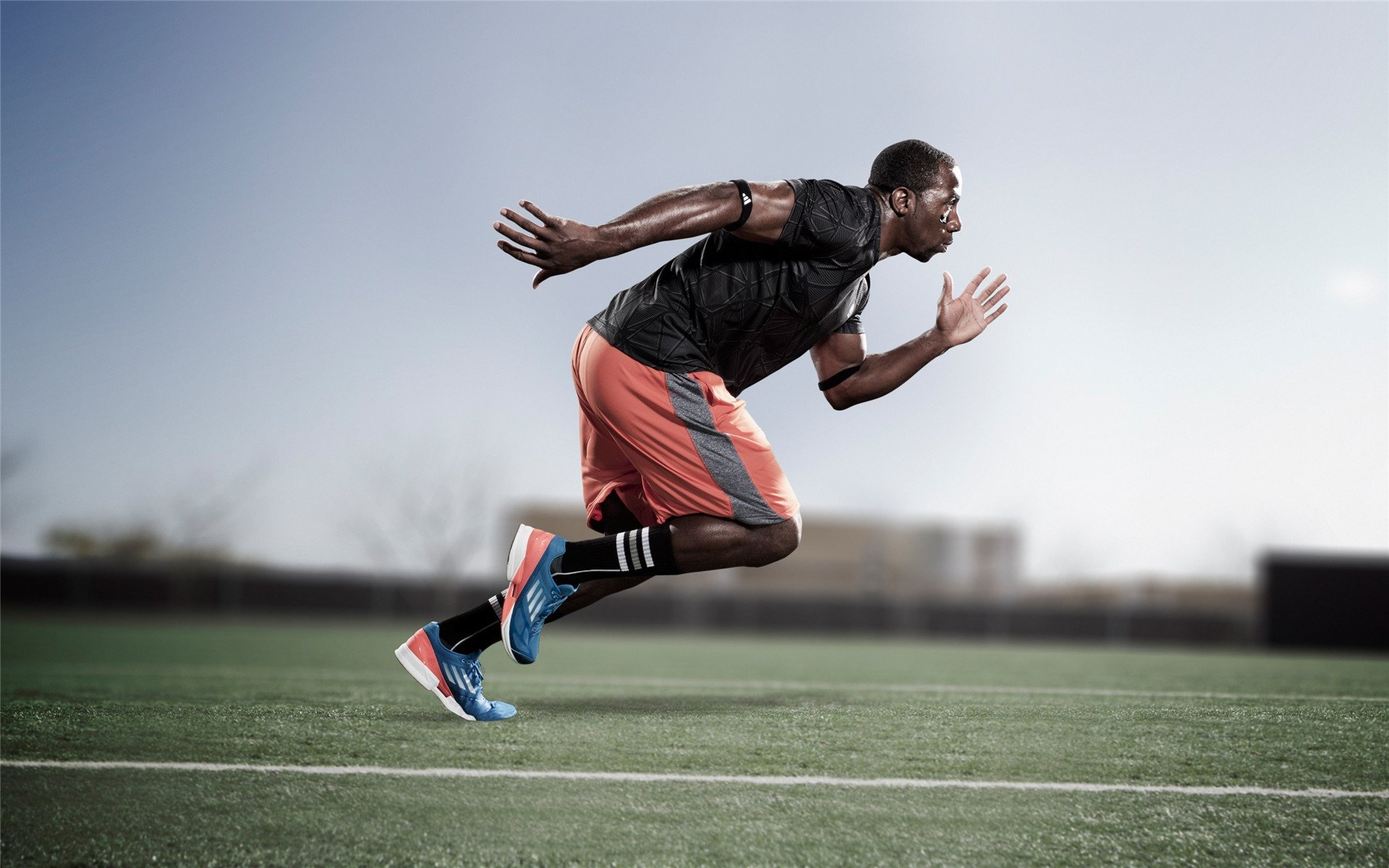 速度与宿命的唯一瞬间,当诺里斯的轮胎印烙在墨西哥城永恒的记忆里